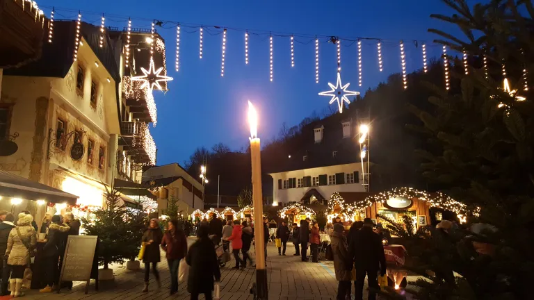 Christmas Magic Tour to the Home of “Silent Night” from Vienna