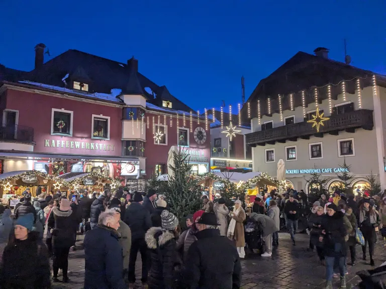 Christmas Magic Tour to the Home of “Silent Night” from Vienna